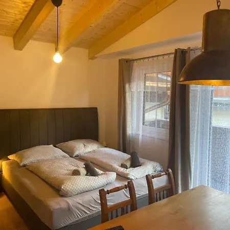 Tuxie Haus טוקס