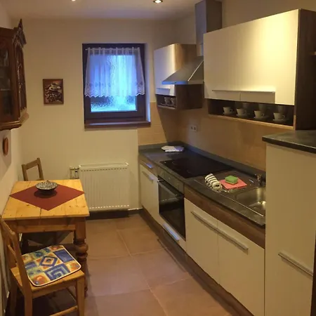Tuxie Haus * טוקס
