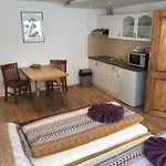Tuxie Haus Apartamento *