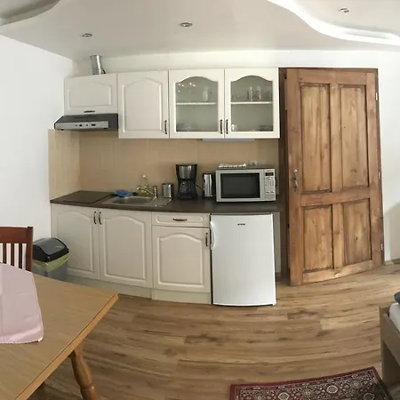 Tuxie Haus 图克斯
